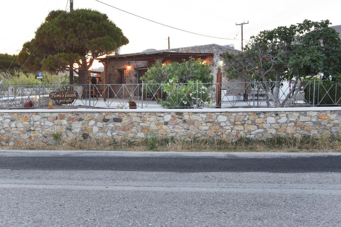 Flora'S Beach And Pool Villa In Syros Liaropá Eksteriør bilde