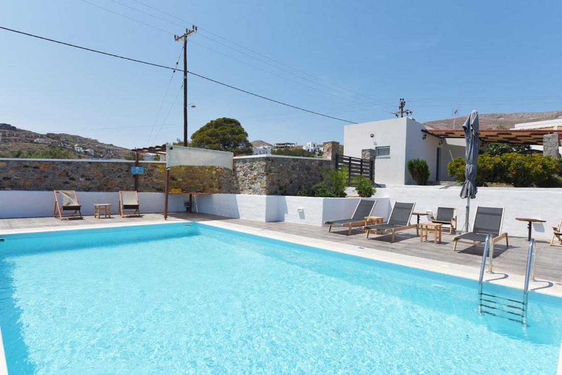 Flora'S Beach And Pool Villa In Syros Liaropá Eksteriør bilde